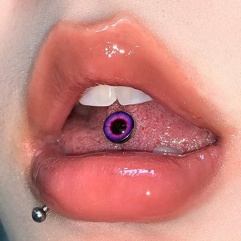 Iris Gaze Tongue Bar