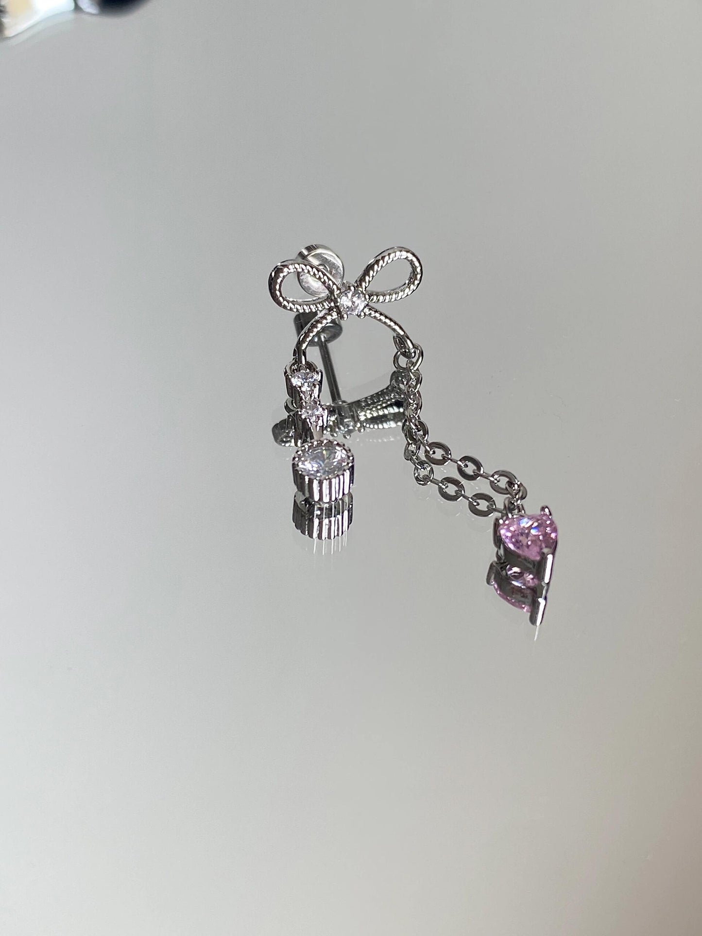 Ribbons Kiss Helix Earrings