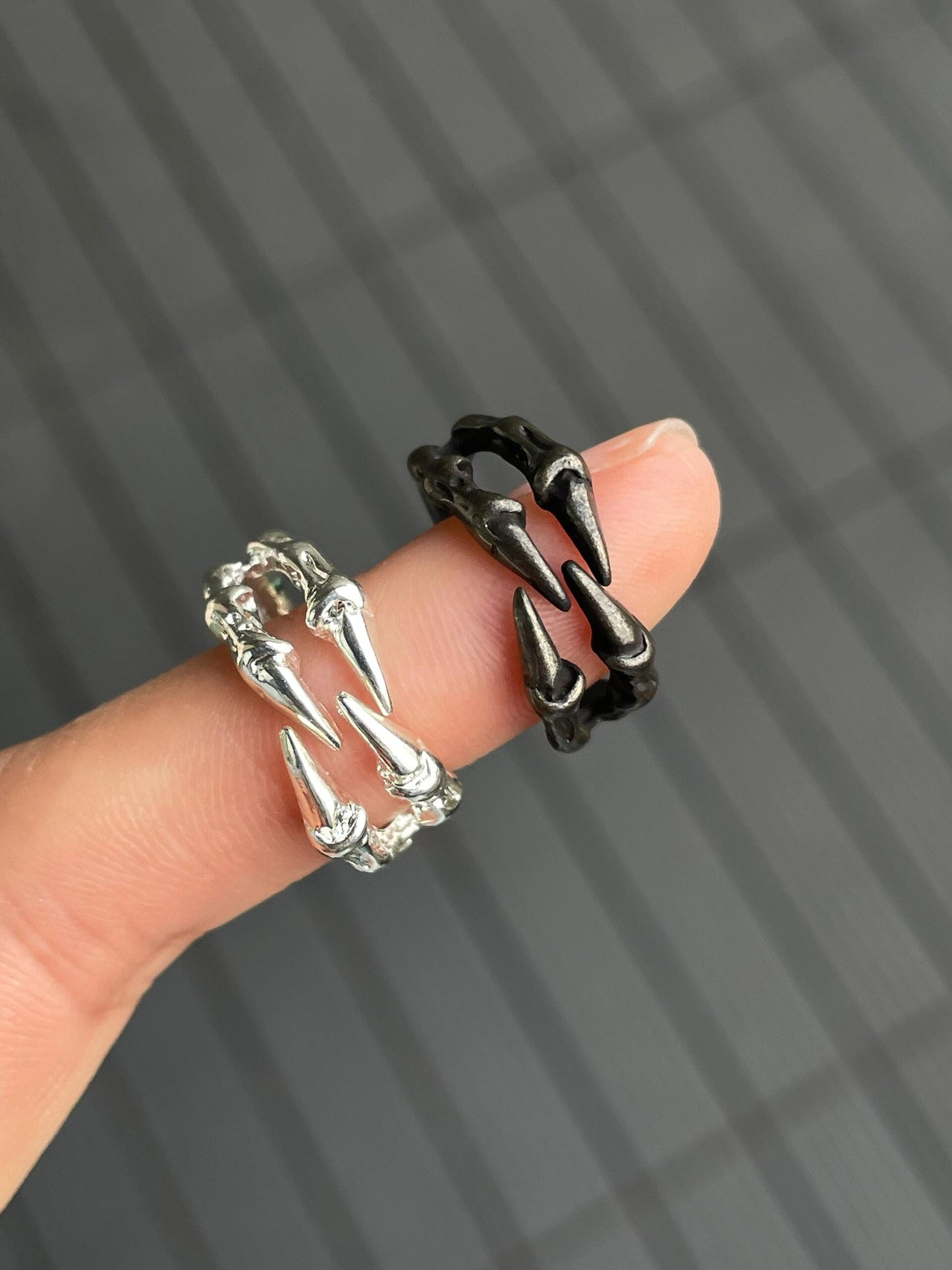 Vulture Grip Adjustable Ring