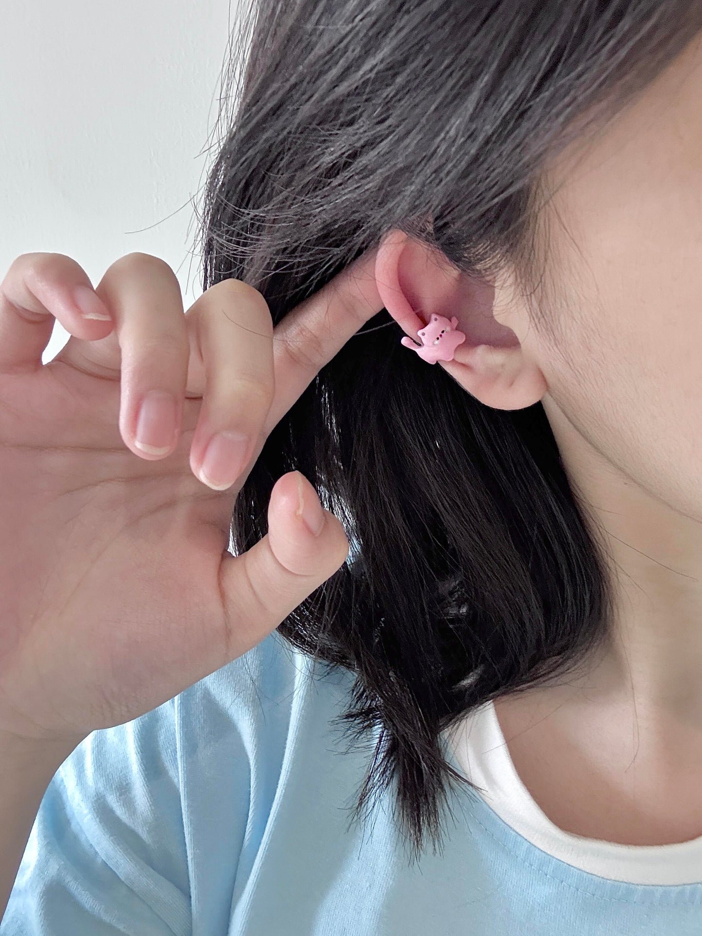 Mochi Cat Conch Earrings