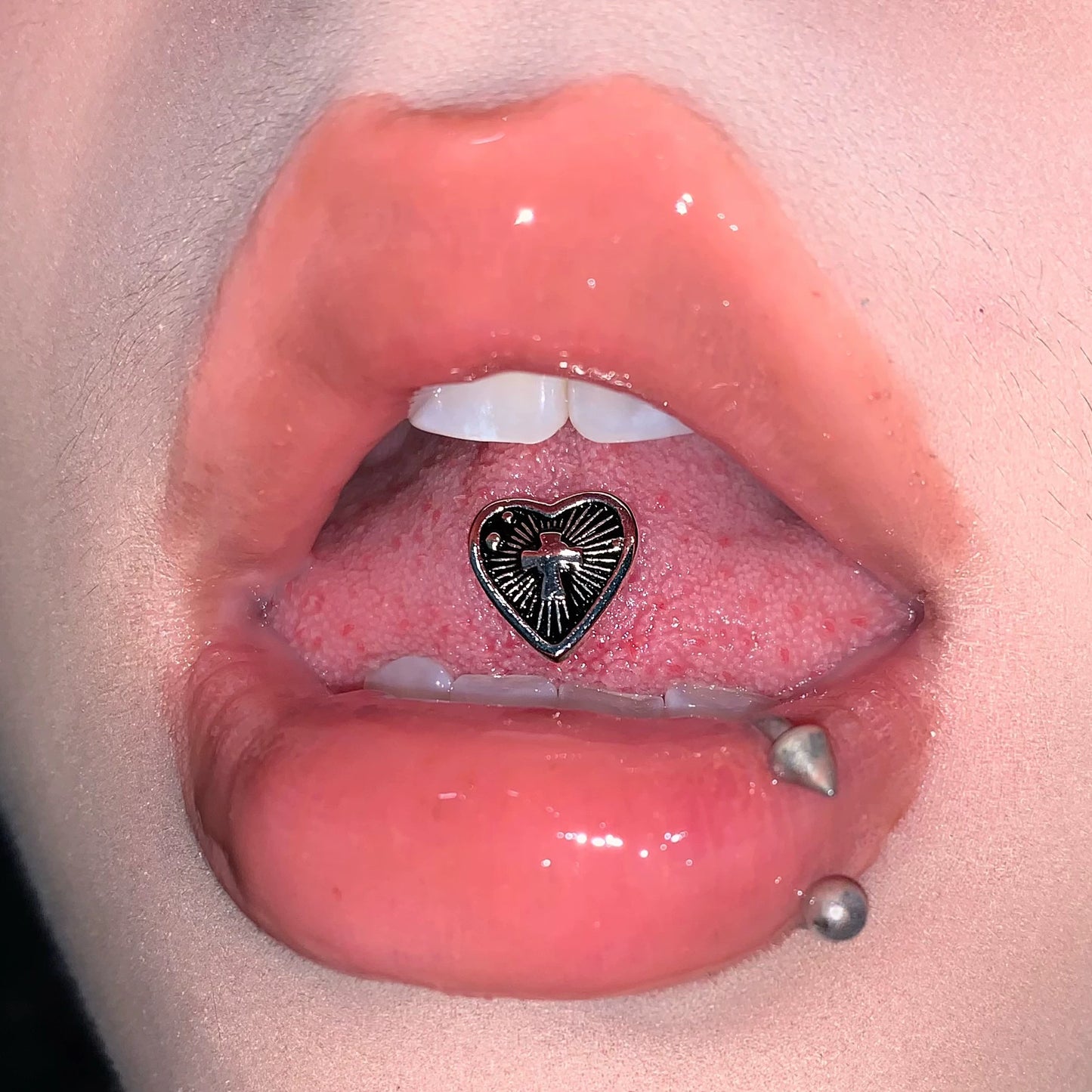 Steel Heart Tongue Bar