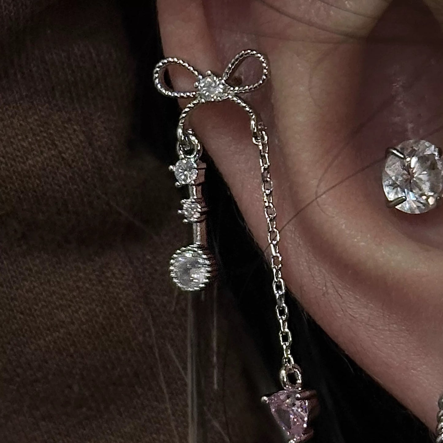 Ribbons Kiss Helix Earrings
