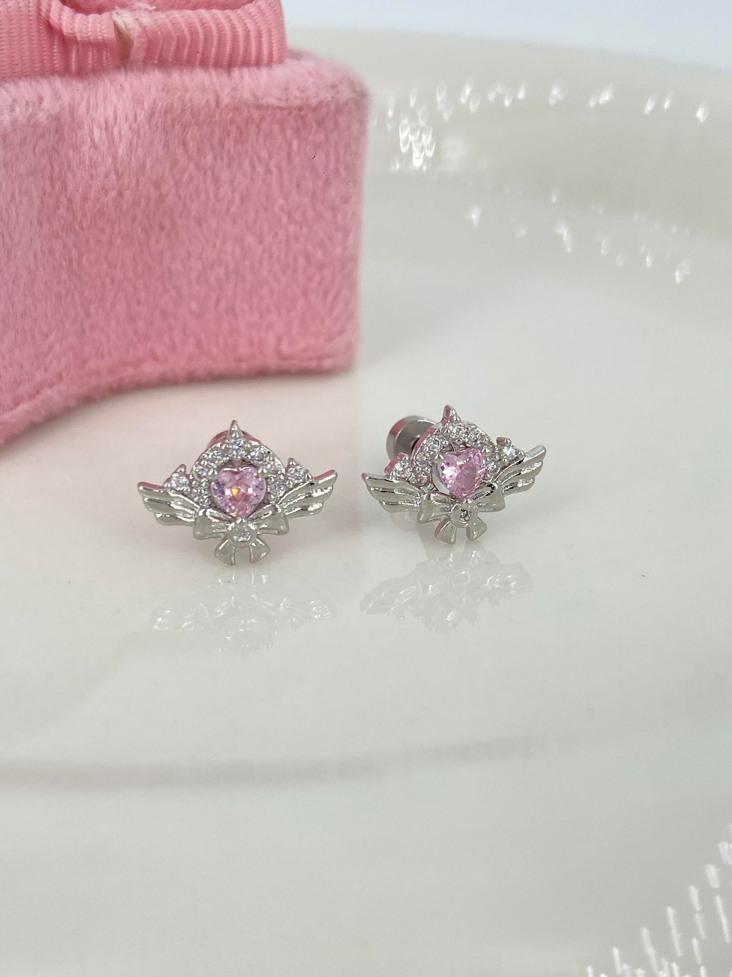 Heart Crest Helix Earrings