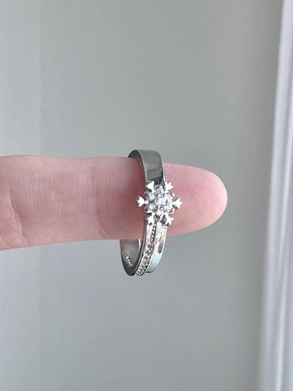 Snowflake Bloom Adjustable Ring