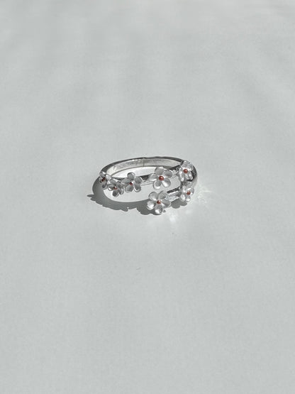 Daisy Daydream Adjustable Ring