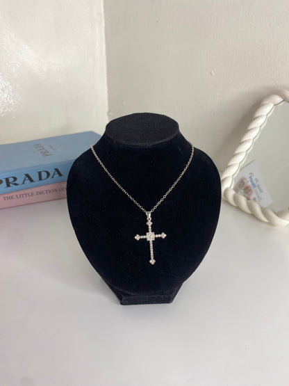 Semplice Cross Necklace