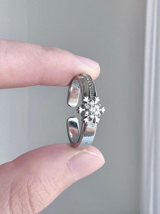 Snowflake Bloom Adjustable Ring