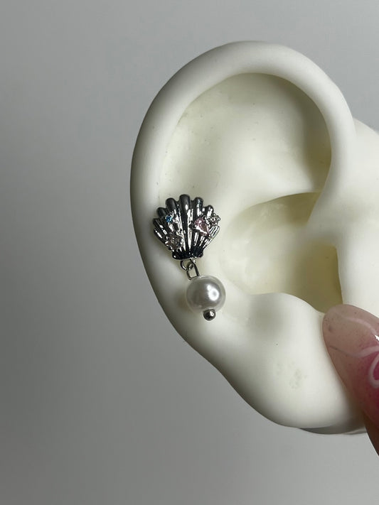 Shell Pearl Helix Earrings