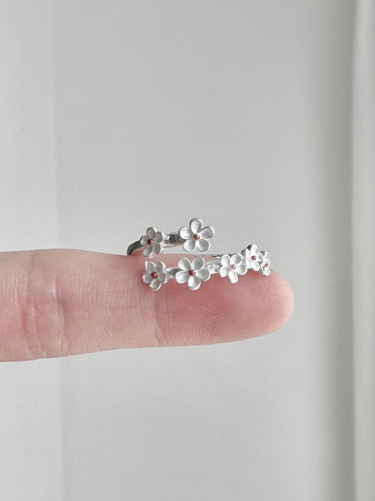 Daisy Daydream Adjustable Ring