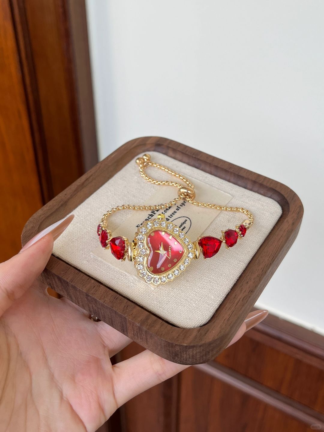 Scarlet Heart Watch