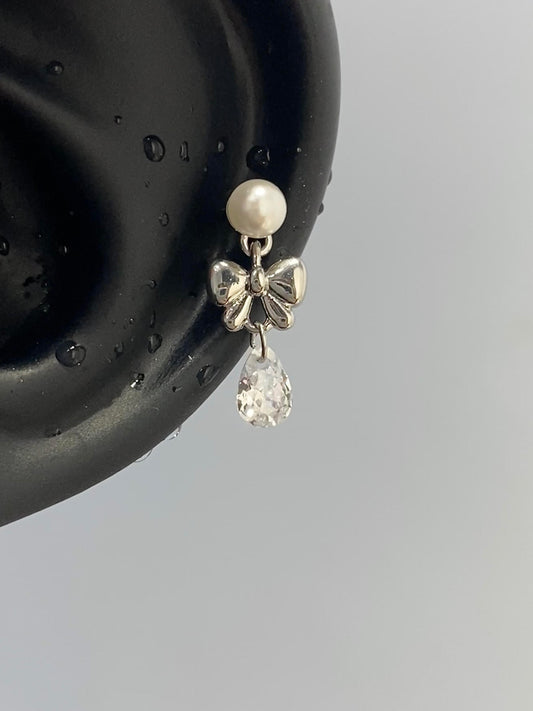 Pearl Teardrop Helix Earrings